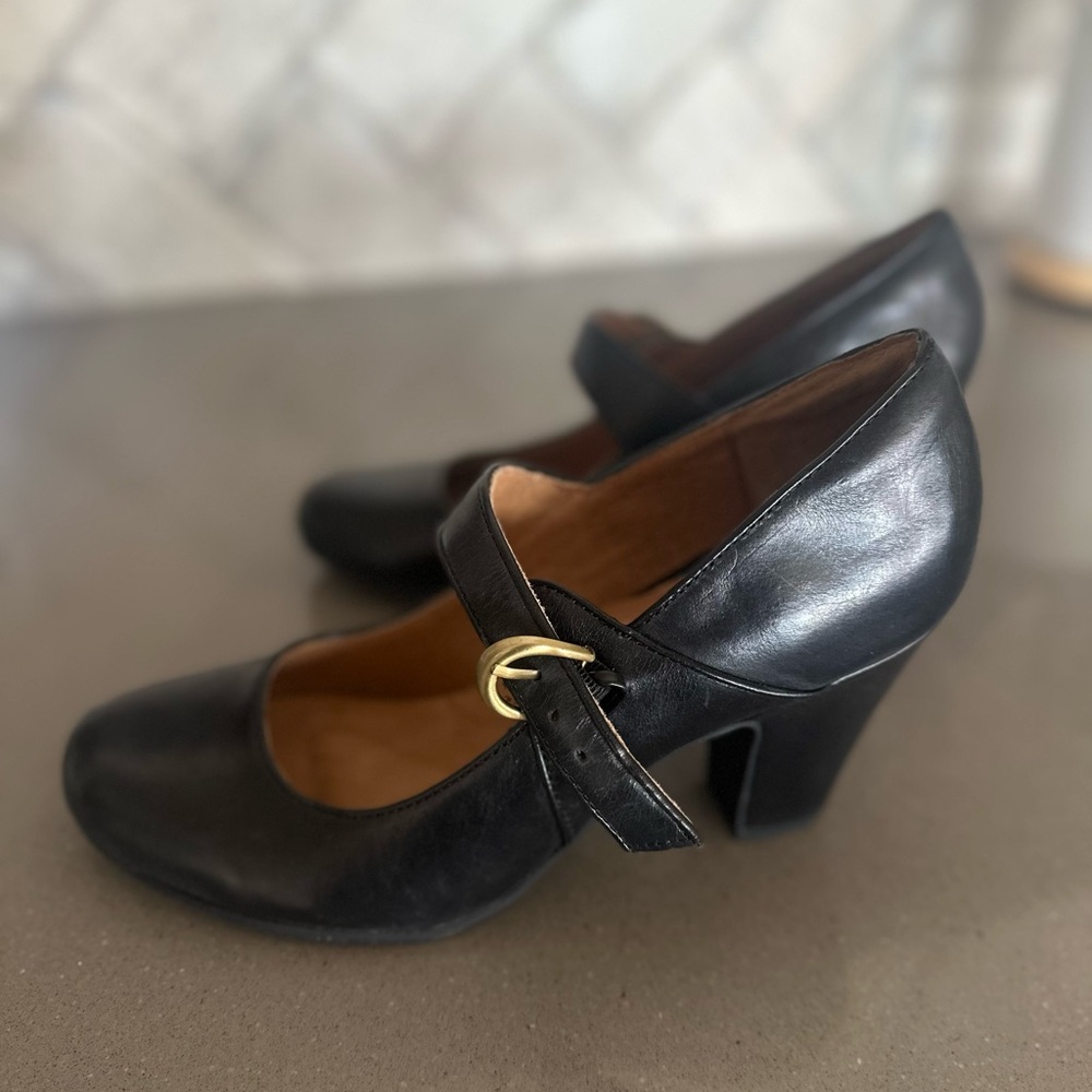 NEW Elegant Sofft Black Mary Jane Heels size 10M - Picture 2 of 4